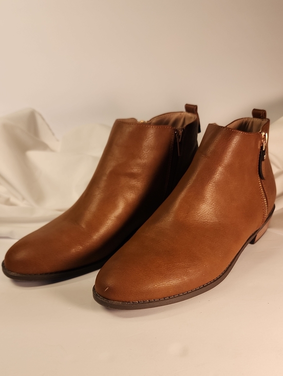 Macy's Shoes - Women's Brown Leather Ankle Boot With Side Zipper From Macy's Journee Collection